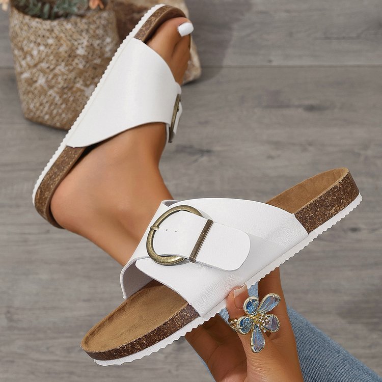 Women’s Slippers by Dealightful Finds