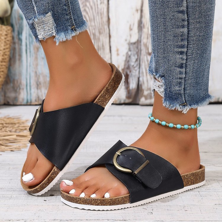 Women’s Slippers by Dealightful Finds