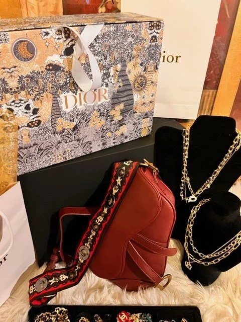 Fashion Women's Handbag by Dealightful Finds