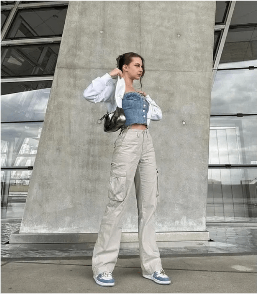 Women’s Straight Leg Jeans by Dealightful Finds