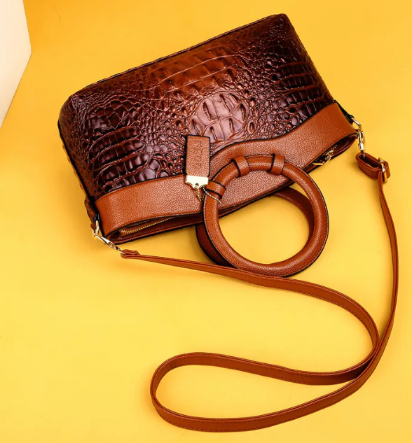 Women’s Bag by Dealightful Finds