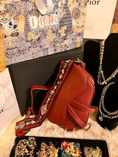 Fashion Women's Handbag by Dealightful Finds